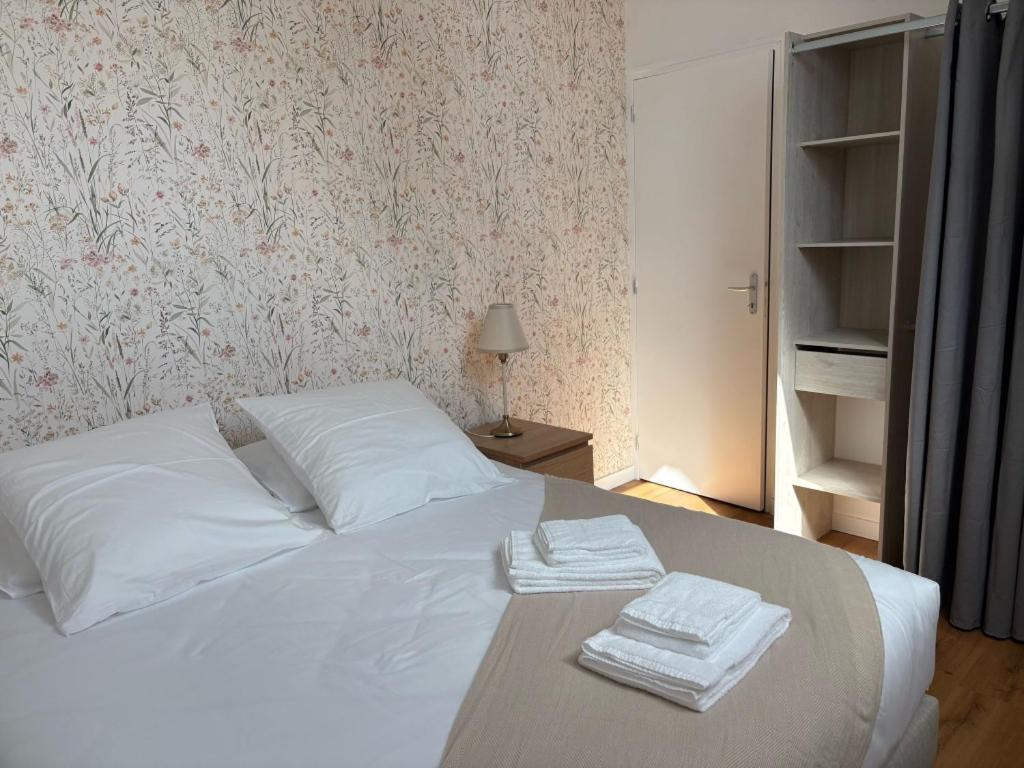 Chambres D'Hotes & Gites - Domaine Les Sources Portbail Luaran gambar