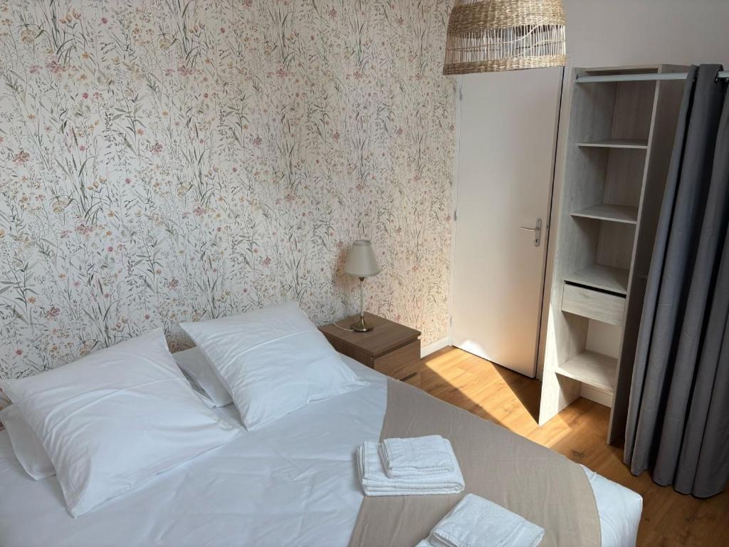 Chambres D'Hotes & Gites - Domaine Les Sources Portbail Luaran gambar